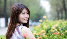 女朋友最近发朋友圈比较多正常吗